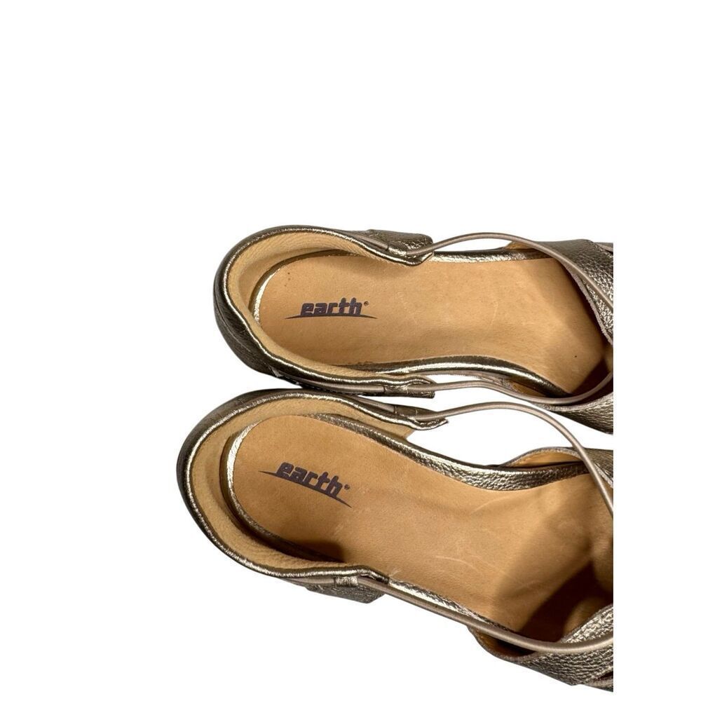 Earth aloha washed gold leather flat sandals size 9 wide width - Picture 7 of 10